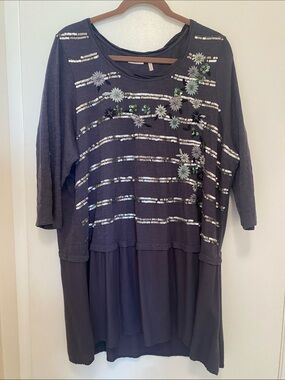 Logo Lavish Gray Tunic 2X